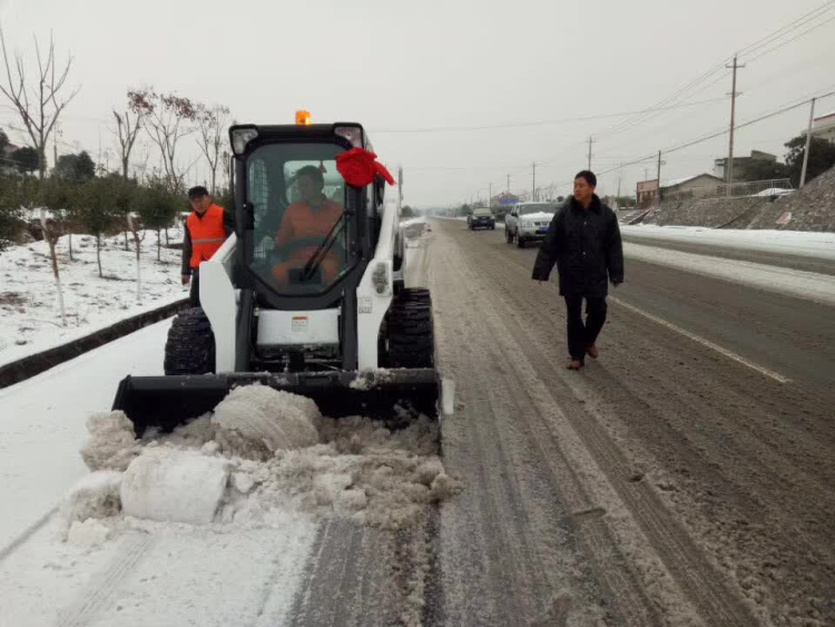 暴雪来袭扫除积雪要先备好这些除雪“神器”